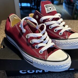 Converse All Star OX Maroon, Women’s 7 EUC